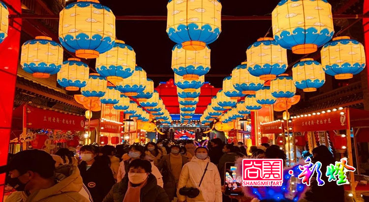 自貢燈會的創(chuàng)新精神不囿于傳統(tǒng)，不斷超越自我