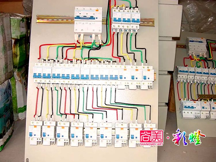 舉辦燈會用的彩燈是用三相電還是兩相電？